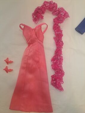 Vintage 1977 Superstar Barbie #9720 Hot Pink Evening Gown+Boa +Pink Ankle Strap